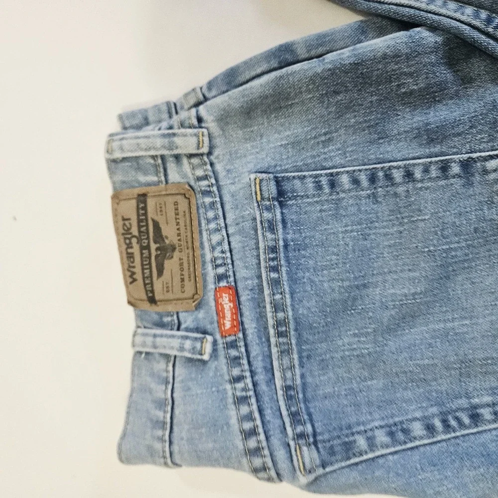 Wrangler Premium Quality Light Wash Jeans Regular Fit 34x29 Blue 100% Cotton